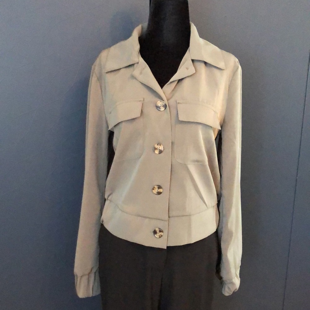 DYNAMITE cropped olive green lightweight jacket size medium - Picture 3 of 8